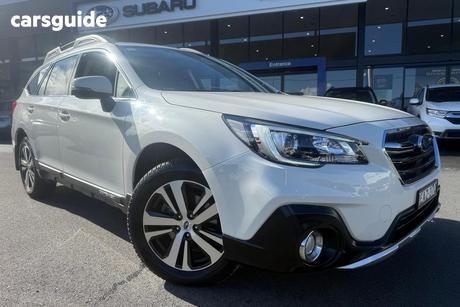 White 2018 Subaru Outback Wagon 2.5I