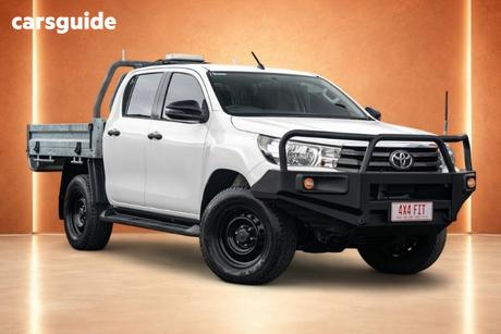 White 2017 Toyota Hilux Dual Cab Chassis Sr (4X4)