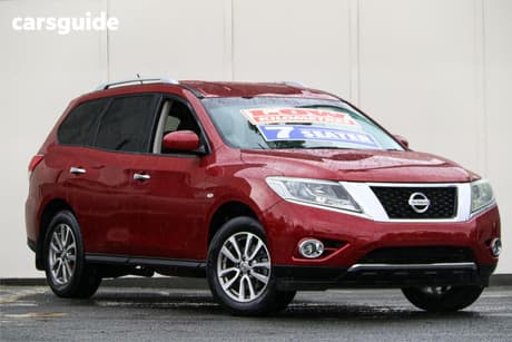 Red 2016 Nissan Pathfinder Wagon St (4X2)