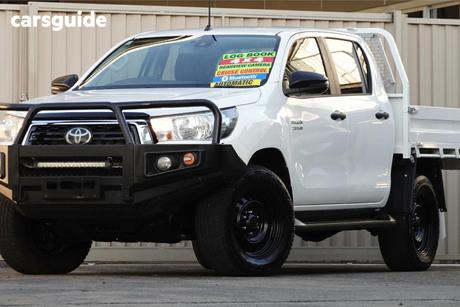 White 2019 Toyota Hilux Double Cab Chassis Sr (4X4)