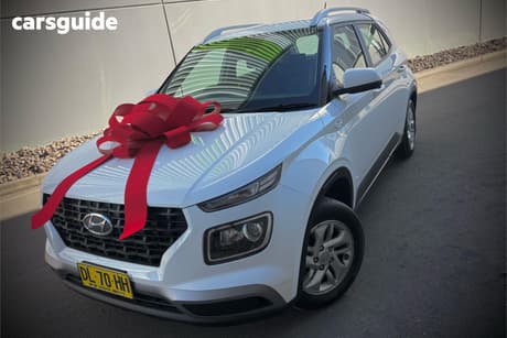 White 2024 Hyundai Venue Wagon