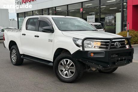 White 2017 Toyota Hilux Dual Cab Utility Sr (4X4)