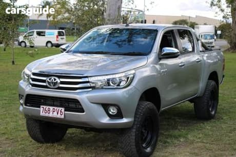 Silver 2017 Toyota Hilux Dual Cab Utility Sr5 (4X4)