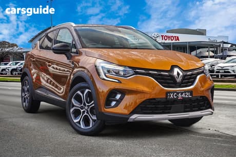 Gold 2021 Renault Captur Wagon Intens