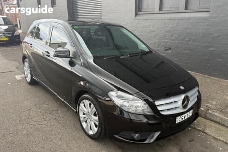 Black 2014 Mercedes-Benz B180 Hatchback