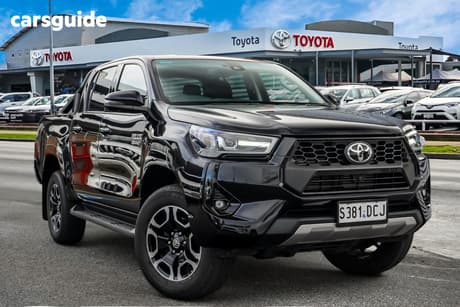 Black 2024 Toyota Hilux Double Cab Pick Up Sr5 48V (4X4)