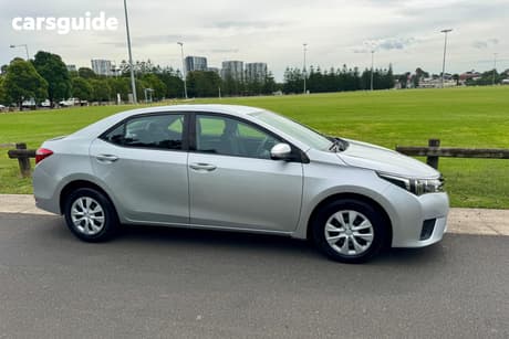 Silver 2014 Toyota Corolla Sedan Ascent