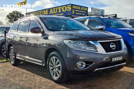 Grey 2016 Nissan Pathfinder Wagon St-L (4X2)