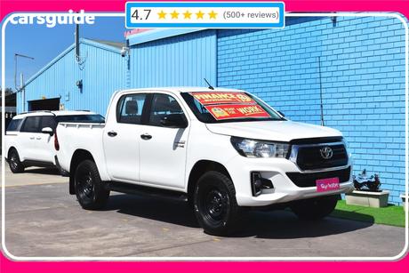 White 2018 Toyota Hilux Double Cab Pick Up Sr (4X4)