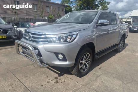 Silver 2016 Toyota Hilux Dual Cab Utility Sr5 (4X4)