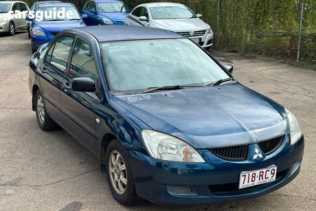 Blue 2004 Mitsubishi Lancer Sedan Es