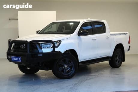 White 2024 Toyota Hilux Double Cab Pick Up Sr (4X4)