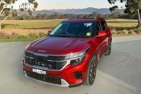 Orange 2025 Kia Seltos Wagon Sport+ (Awd)