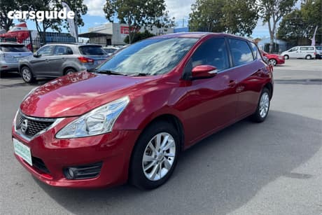 Red 2015 Nissan Pulsar Hatchback St-L