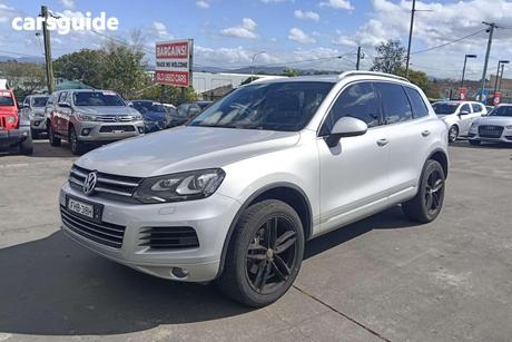Silver 2014 Volkswagen Touareg Wagon V6 Tdi