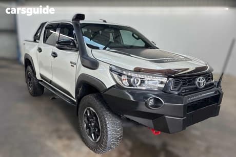 White 2019 Toyota Hilux Double Cab Pick Up Rugged X (4X4)