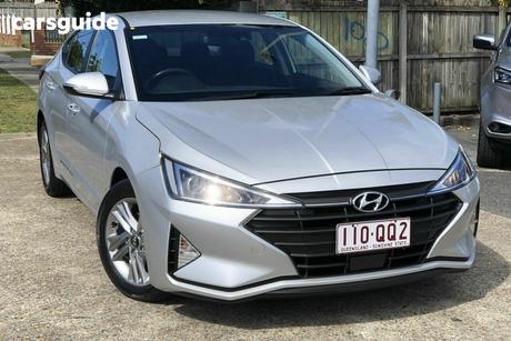 Silver 2018 Hyundai Elantra Sedan Active 2.0 Mpi