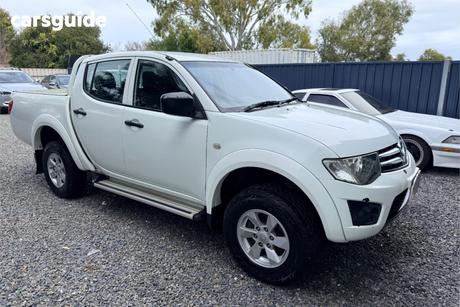 White 2015 Mitsubishi Triton Double Cab Utility Glx (4X4)