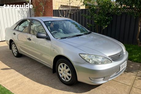Silver 2004 Toyota Camry Sedan Altise
