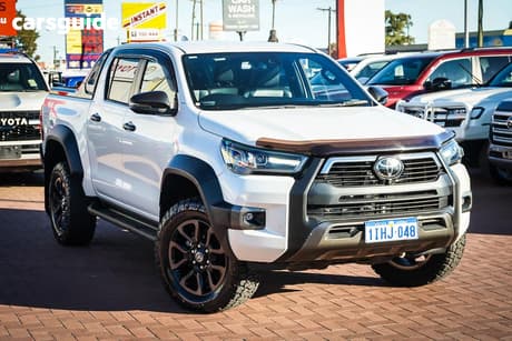 White 2022 Toyota Hilux Double Cab Pick Up Rogue (4X4) 6 Speaker