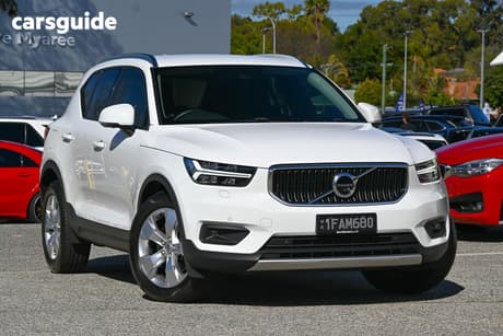 White 2020 Volvo XC40 Wagon T4 Momentum (Fwd)