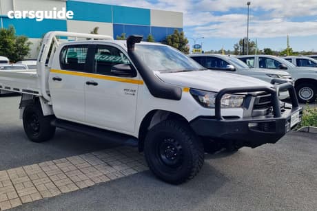 White 2022 Toyota Hilux Double Cab Pick Up Sr (4X4)
