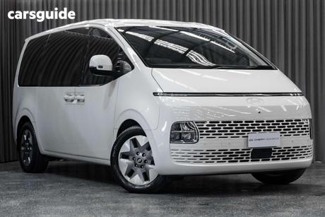 White 2025 Hyundai Staria Wagon Elite