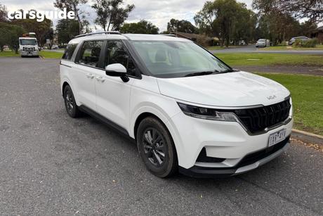 White 2023 Kia Carnival Wagon S