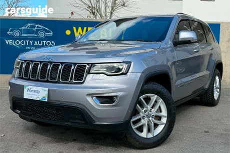 Silver 2017 Jeep Grand Cherokee Wagon Laredo (4X2)