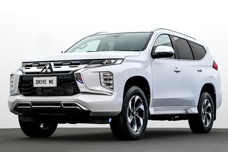White 2025 Mitsubishi Pajero Sport Wagon Gls (4Wd) 7 Seat