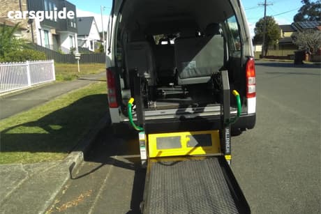 White 2009 Toyota HiAce Bus Commuter
