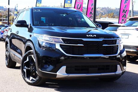 Black 2023 Kia Seltos Wagon Sport+ (Fwd)