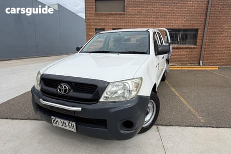 White 2010 Toyota Hilux Dual Cab Pick-up Workmate