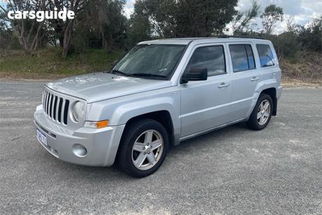 Silver 2010 Jeep Patriot Wagon Sport