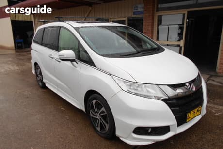 White 2017 Honda Odyssey Wagon Vti-L