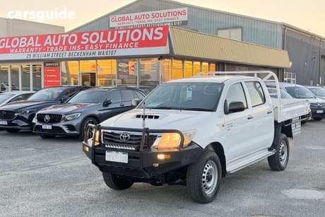 White 2015 Toyota Hilux Dual Cab Chassis Sr (4X4)