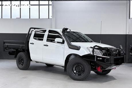 White 2019 Isuzu D-MAX Crew Cab Chassis Sx (4X4)