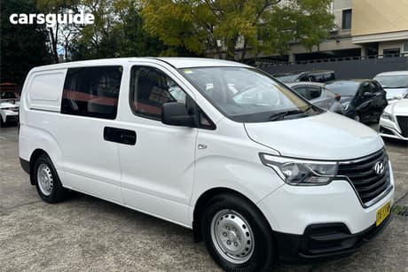 White 2020 Hyundai Iload Crew Van 6S Liftback