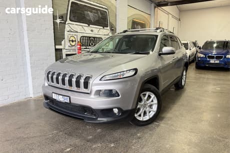Silver 2014 Jeep Cherokee Wagon Longitude (4X4)