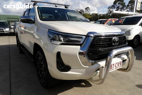 White 2021 Toyota Hilux Double Cab Pick Up Sr5 (4X4)
