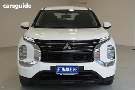White 2024 Mitsubishi Outlander Wagon Es 7 Seat (2Wd)