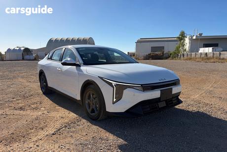 White 2025 Kia K4 Sedan S