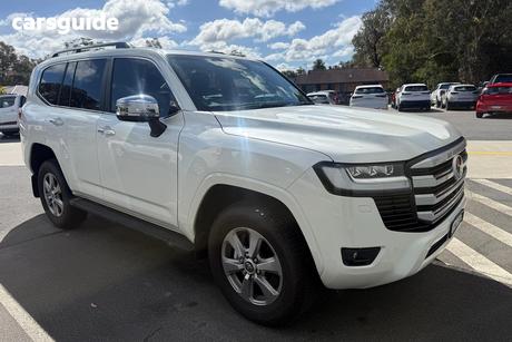 White 2026 Toyota Landcruiser Wagon Lc300 Sahara (4X4)