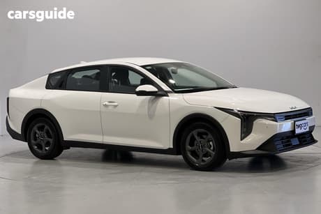White 2024 Kia K4 Sedan S