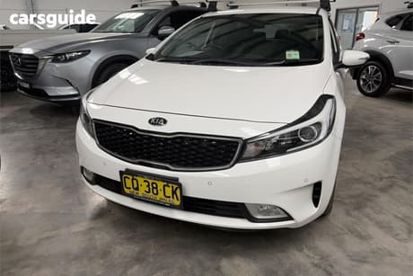 White 2018 Kia Cerato Hatchback Sport+