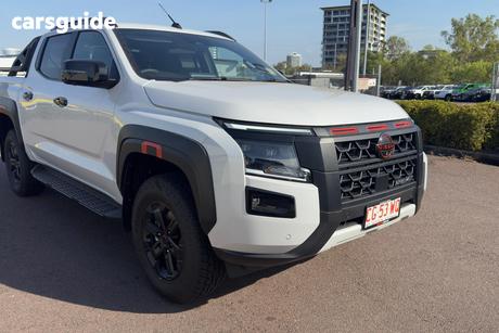 White 2026 Nissan Navara Dual Cab Pick-up Pro-4X (4X4)