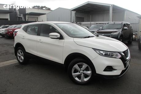 White 2018 Nissan Qashqai Wagon St