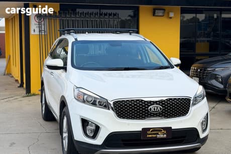 White 2015 Kia Sorento SUV SI (4X2) UM MY16