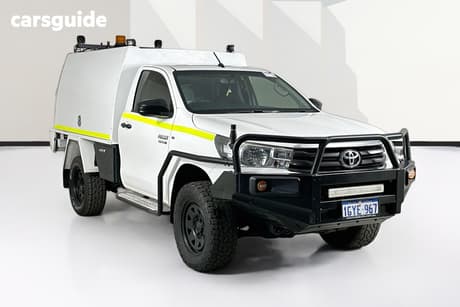 White 2019 Toyota Hilux Cab Chassis Sr (4X4)