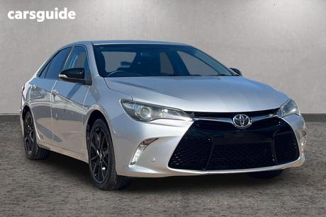 Silver 2017 Toyota Camry Sedan Rz S.E.